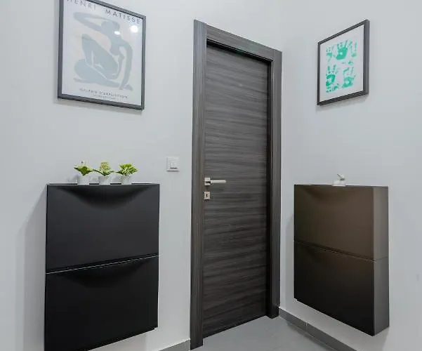 Spacious Rocky With Balcony Appartamento *