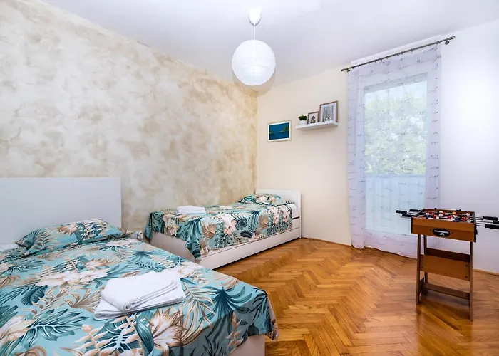 Apartment Spacious Rocky With Balcony *