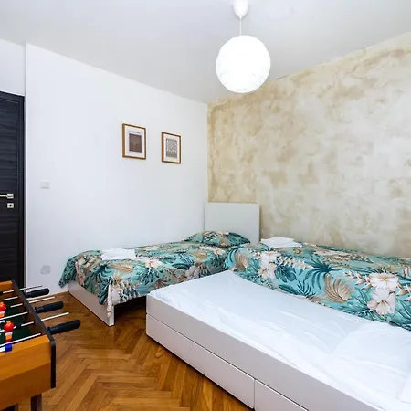 Spacious Rocky With Balcony Apartmán *