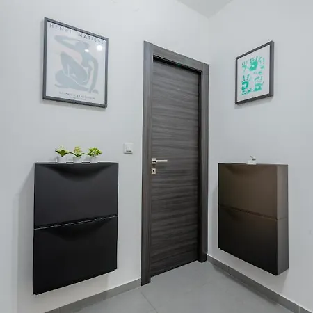 Spacious Rocky With Balcony Apartmán *